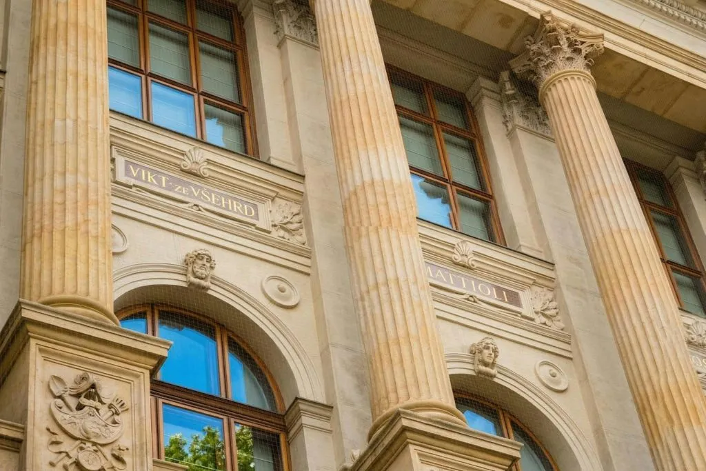 Musée national de Prague : Billet d'entrée + visite guidée de la ville avec audioguide