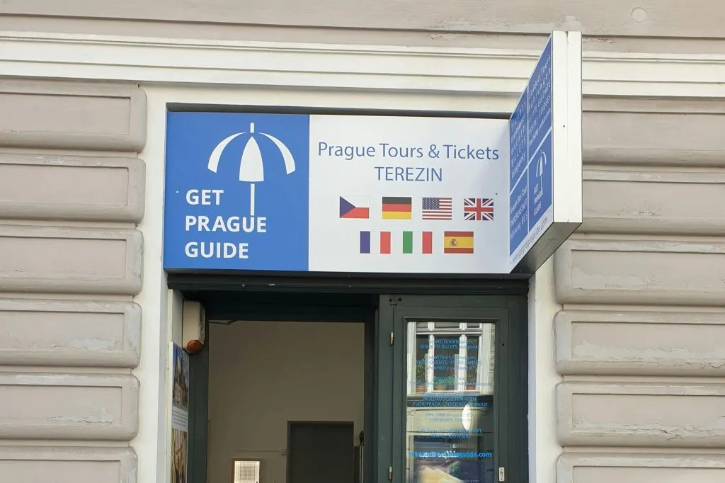 Charles Bridge with Mobile Guide, Tower Admission & Optional VR Experience