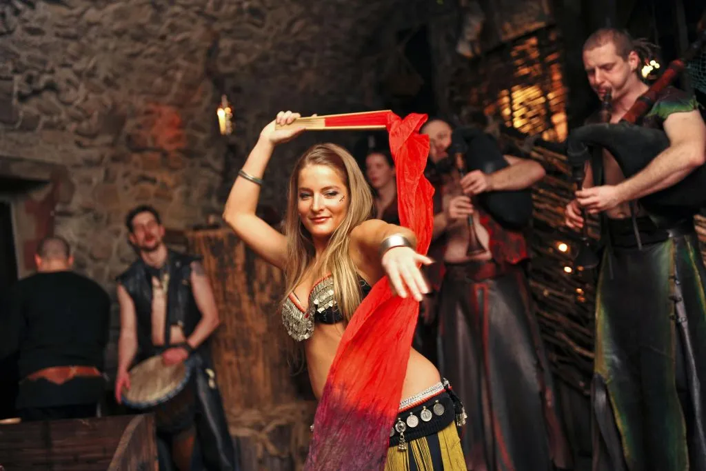 Praga: Jantar de Natal medieval com show ao vivo + bebidas ilimitadas