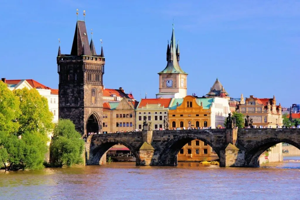 Prague : Visite de la ville avec déjeuner et croisière sur le fleuve