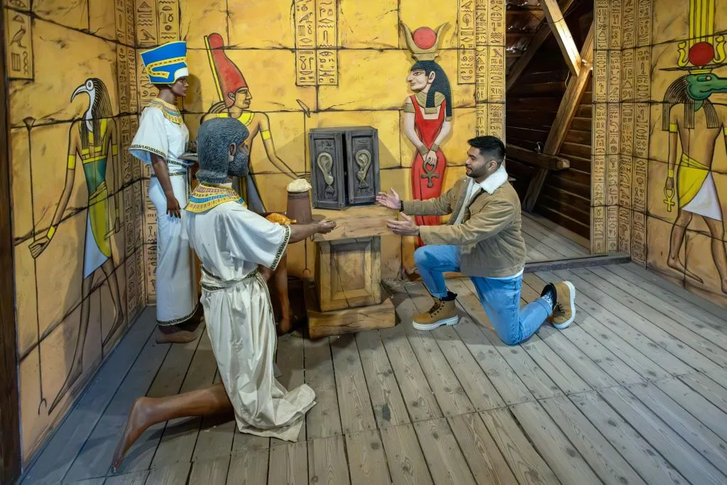 Experiência tcheca autêntica: Jantar e show medieval + tour pela cervejaria e pelo castelo