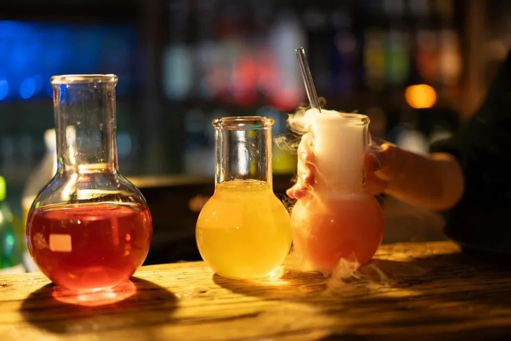 Praga: Passeio noturno com comidas e bebidas