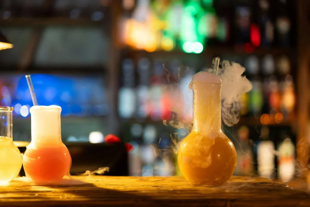 Praga: Passeio noturno com comidas e bebidas