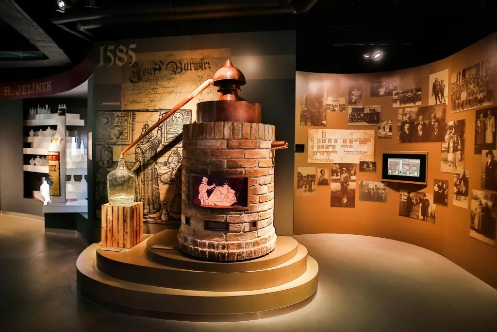Musée Slivovitz avec dégustation d'eau-de-vie de prune et réalité virtuelle 5D