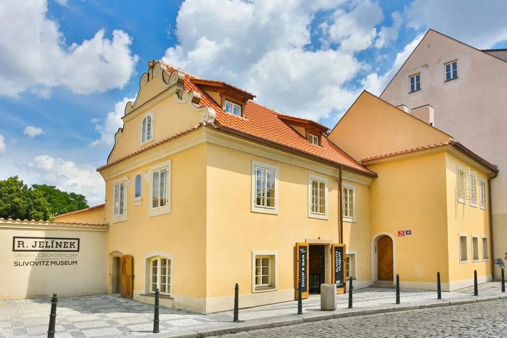 Musée Slivovitz avec dégustation d'eau-de-vie de prune et réalité virtuelle 5D