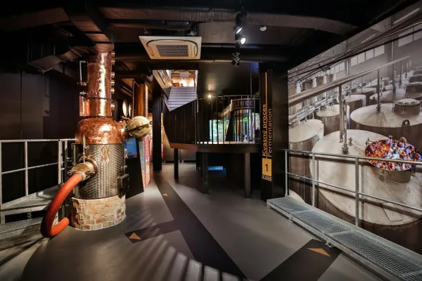 Museu do Slivovitz: bilhete de entrada + Espetáculo de RV 5D + Degustações