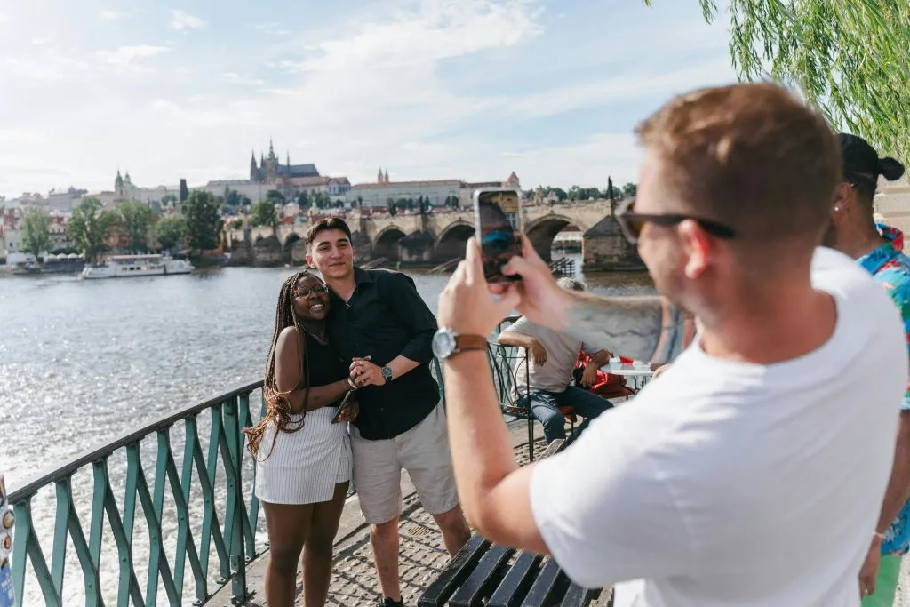 Praga: Visita guiada a la Ciudad Vieja con degustación de comida y cerveza