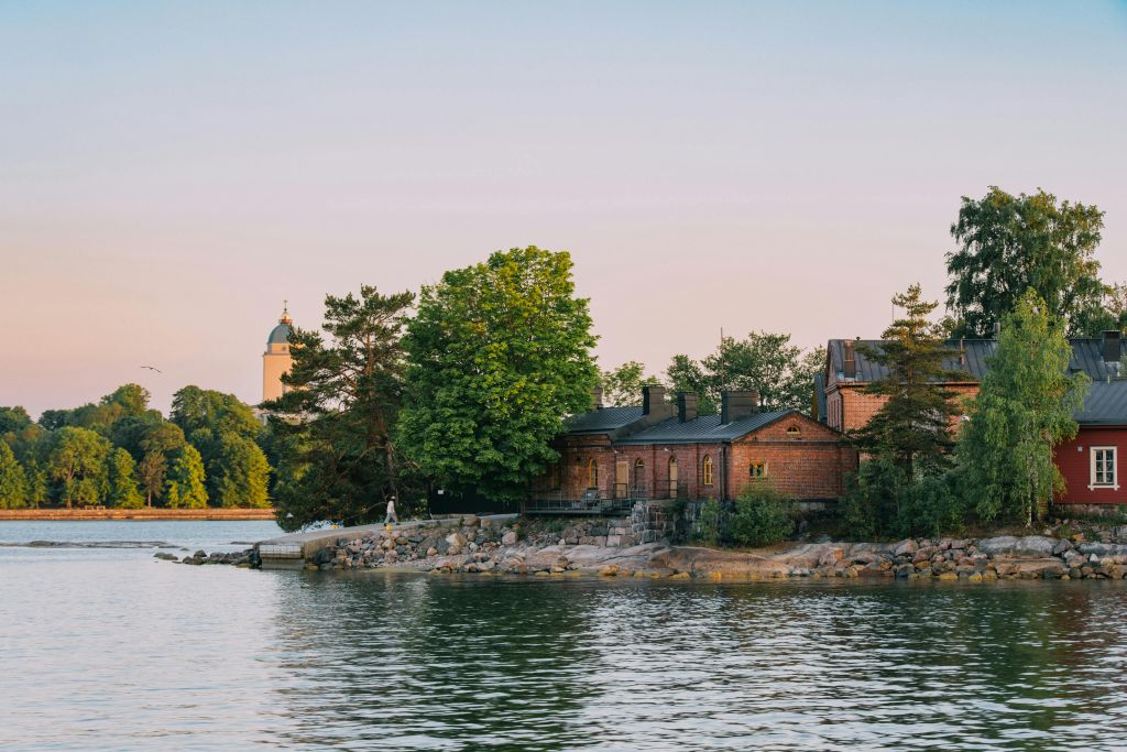 Helsinki: Viaje en Ferry Hop-on Hop-off a Suomenlinna y Lonna