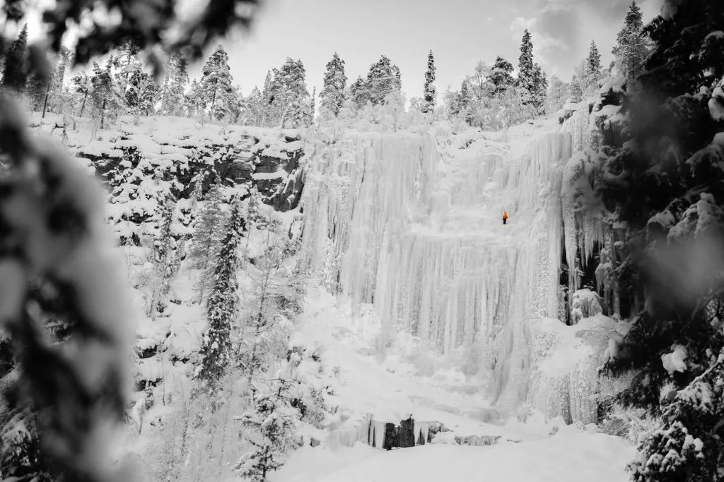 Cachoeiras congeladas de Korouoma: Visita guiada + traslado de Rovaniemi