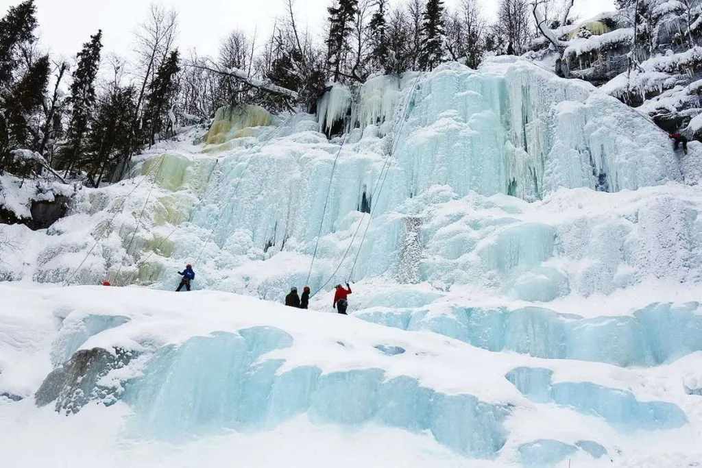 Cachoeiras congeladas de Korouoma: Visita guiada + traslado de Rovaniemi
