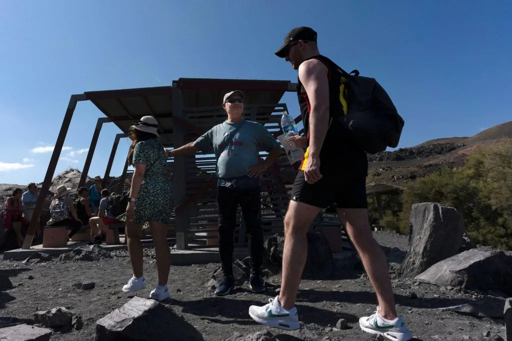 Volcán de Santorini y aguas termales