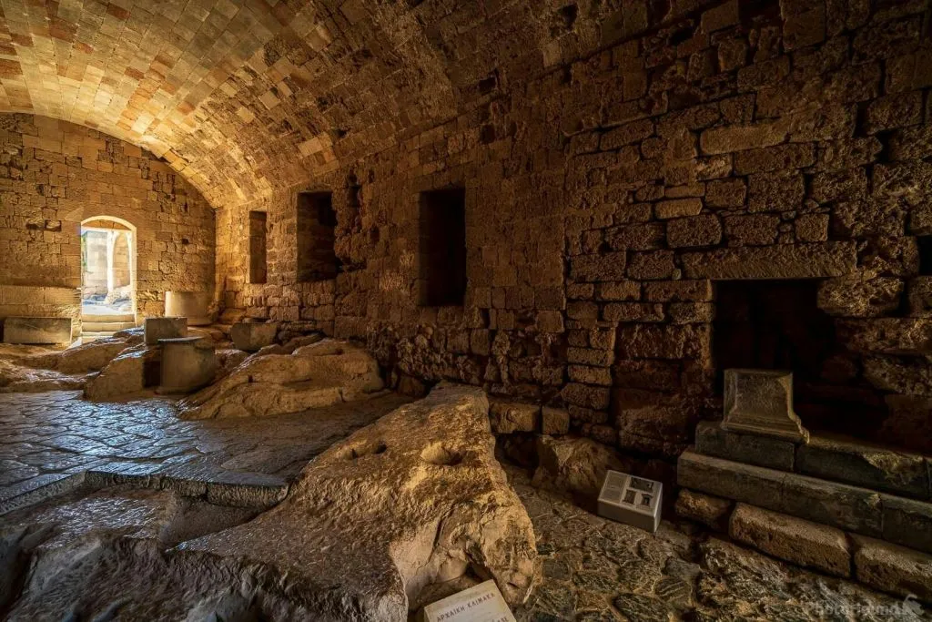 Acrópole de Lindos: ingresso + guia digital do patrimônio helênico