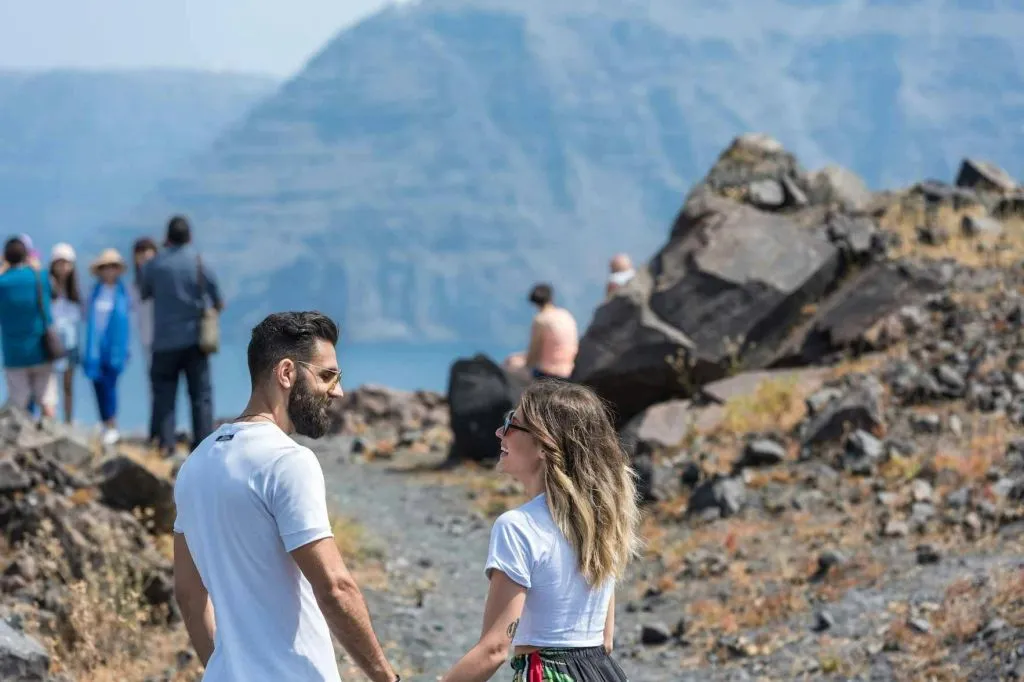 Santorini: Excursión guiada en barco por el volcán y las termas