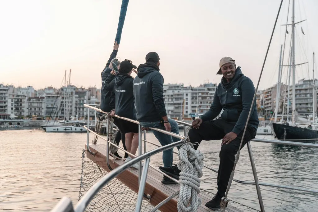 Athènes : Riviera Sunset Party Boat avec boissons et snacks