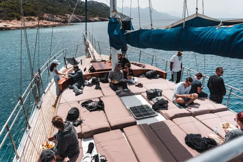 Agistri, Moni ed Egina: Crociera in barca a vela con pranzo e spuntini da Atene