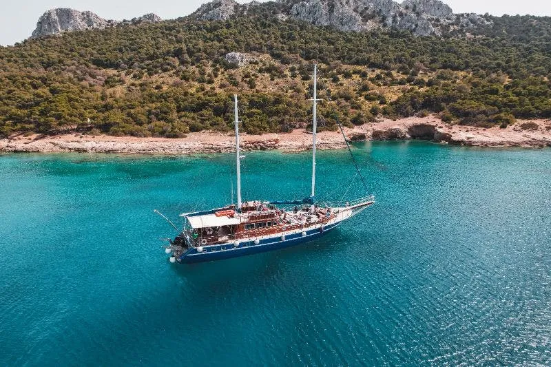 Agistri, Moni ed Egina: Crociera in barca a vela con pranzo e spuntini da Atene