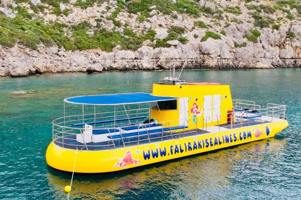 Rodas Crucero por la ciudad 45' Semisubmarino Amarillo