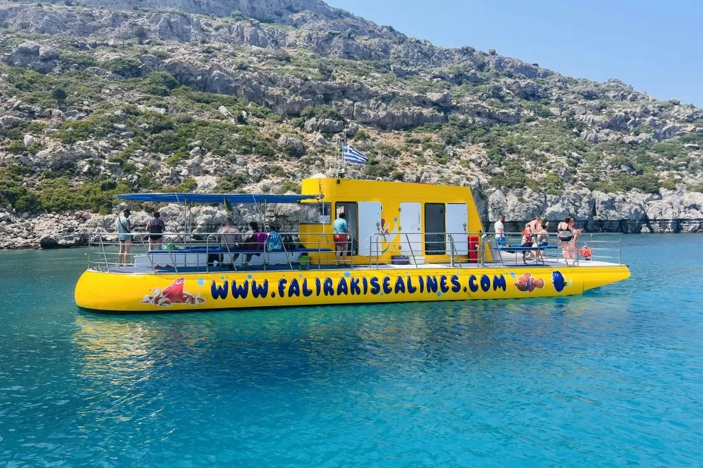 Rodas Crucero por la ciudad 45' Semisubmarino Amarillo