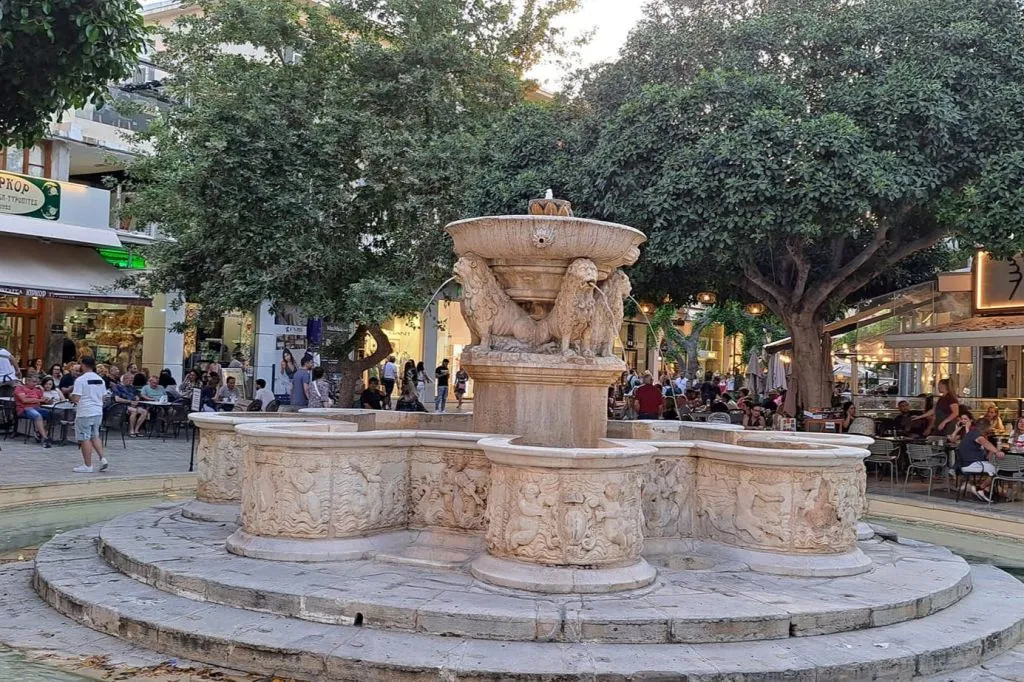Heraklion: Private Highlights and Historical Places Guided Tour