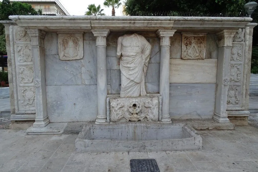 Heraklion: Private Highlights and Historical Places Guided Tour