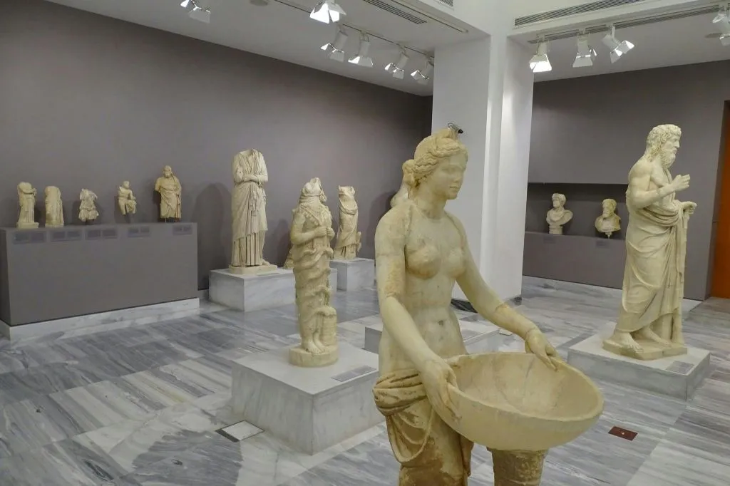 Heraklion: Private Highlights and Historical Places Guided Tour