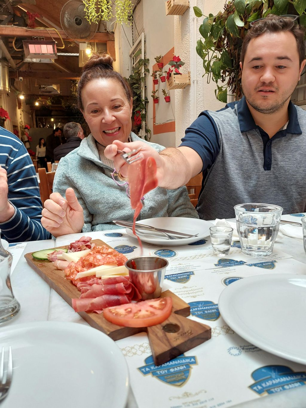 Athènes : Visite en petit groupe de la cuisine de rue avec 7 dégustations