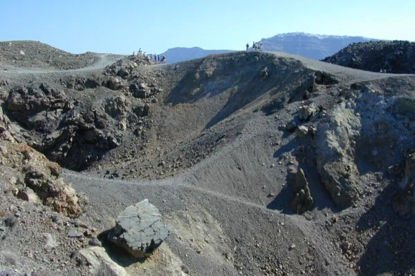 Santorini: Excursión Guiada en Barco por el Volcán y las Aguas Termales + Traslado