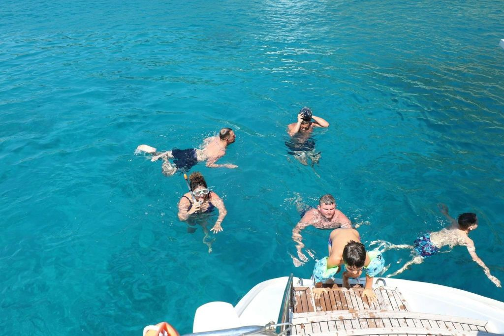 Rhodes : Wind Croisière au coucher du soleil à bord d'un catamaran tout compris