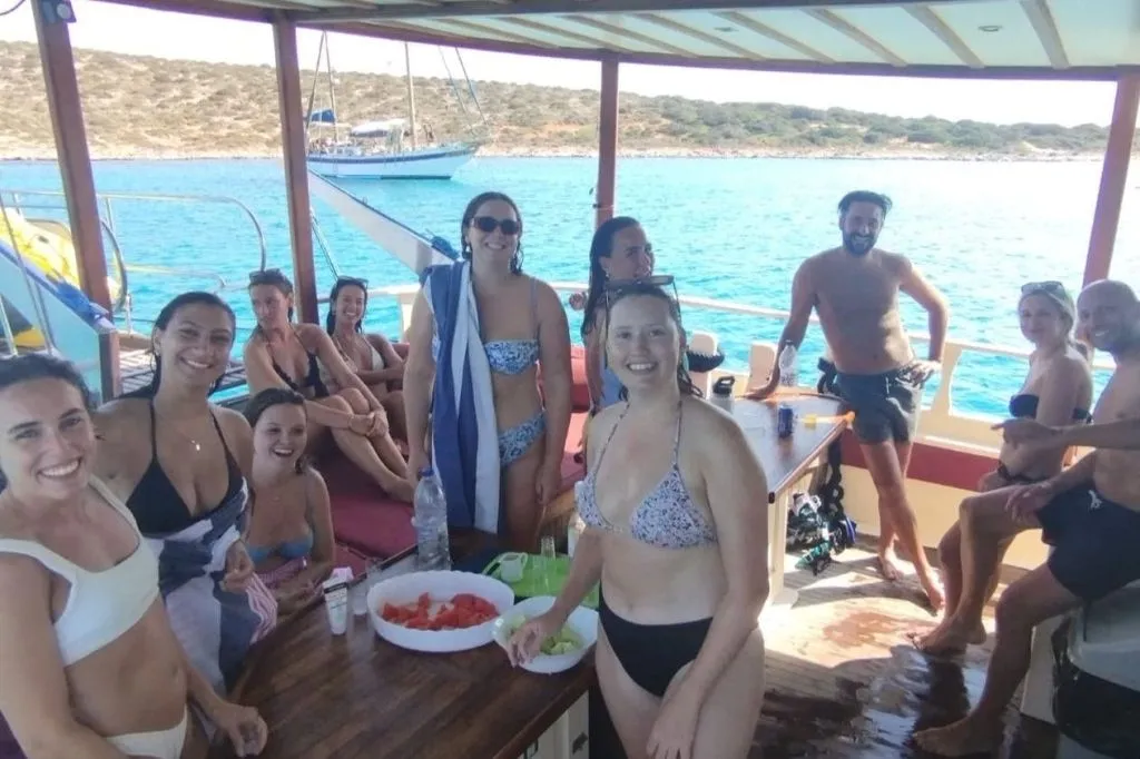 Antiparos, lagune bleue et Despotiko : Croisière d'une journée + Déjeuner + Boissons