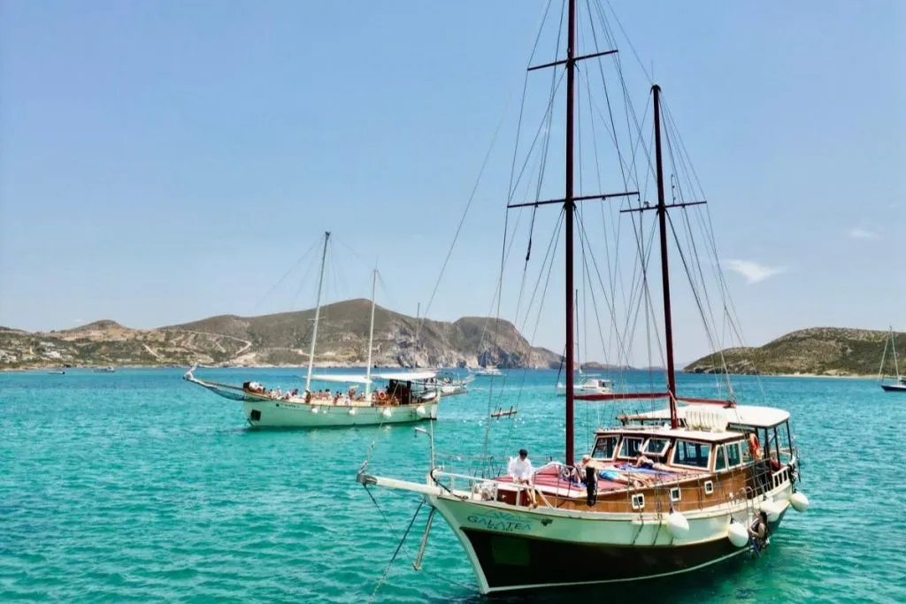 Antiparos, lagune bleue et Despotiko : Croisière d'une journée + Déjeuner + Boissons