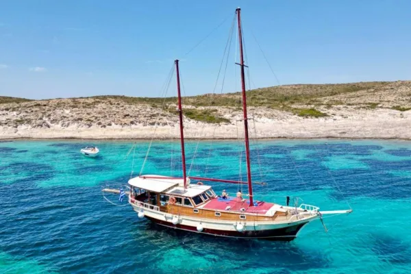 Antiparos, Laguna Blu e Despotiko: Crociera di un giorno intero + Pranzo + Bevande