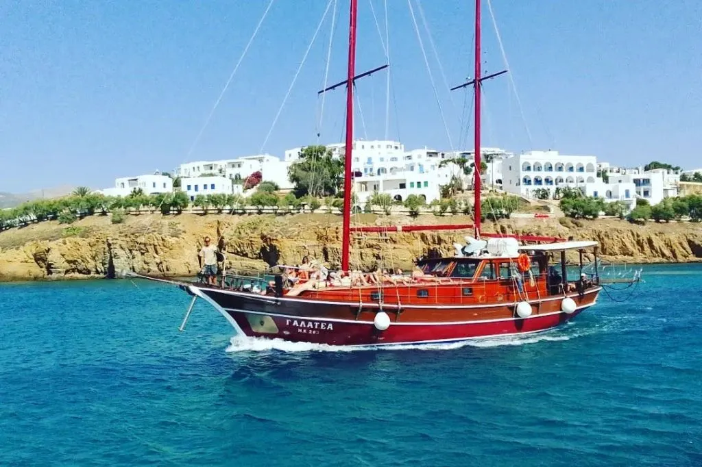 Antiparos, lagune bleue et Despotiko : Croisière d'une journée + Déjeuner + Boissons