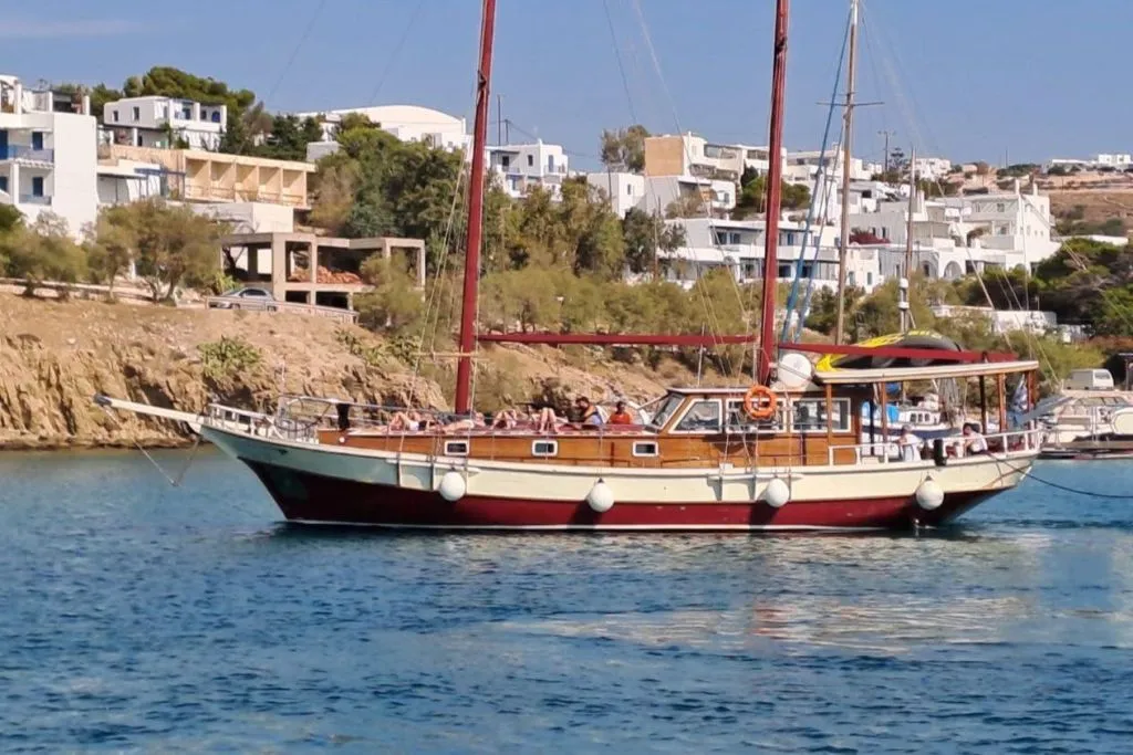 Antiparos, lagune bleue et Despotiko : Croisière d'une journée + Déjeuner + Boissons