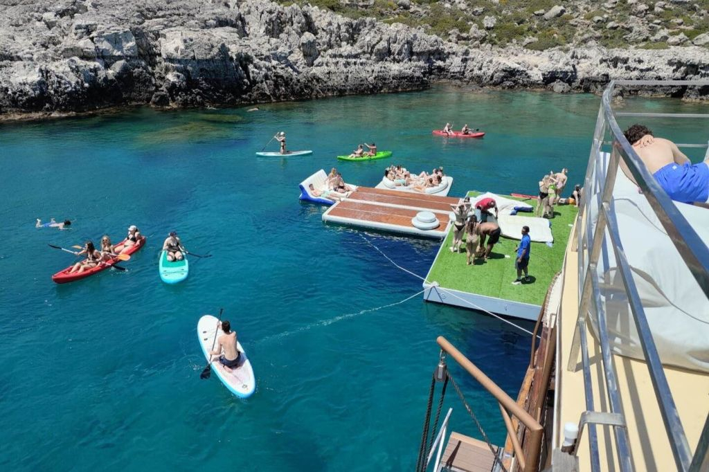 Rhodes : Croisière en bateau + plongée en apnée + déjeuner