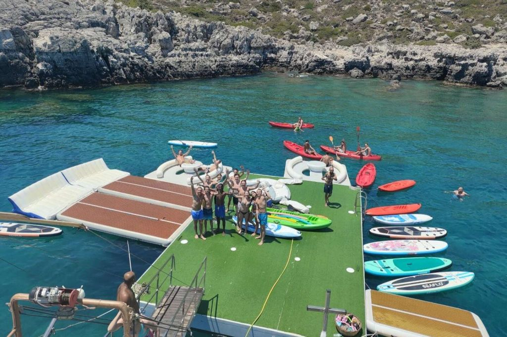 Rhodes : Croisière en bateau + plongée en apnée + déjeuner