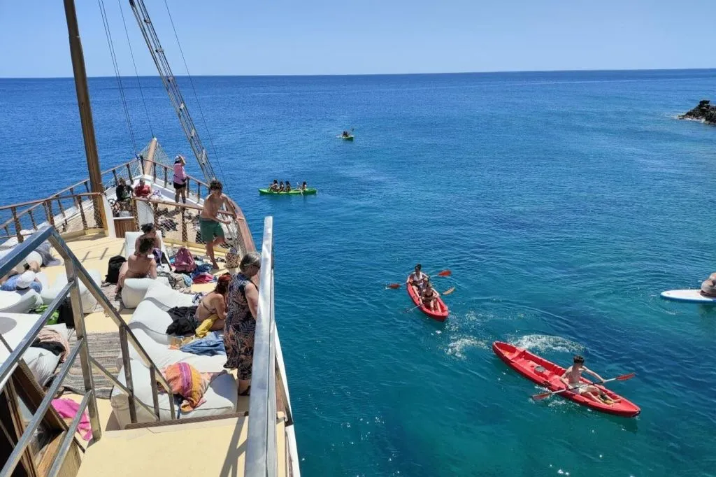 Rhodes : Croisière en bateau + plongée en apnée + déjeuner
