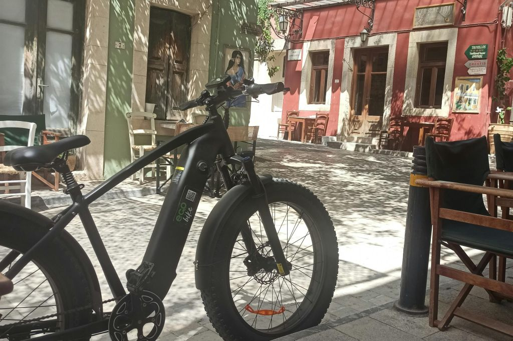 Heraklion: Knossos Palace Countryside Tour by E-bike + Wine Tasting