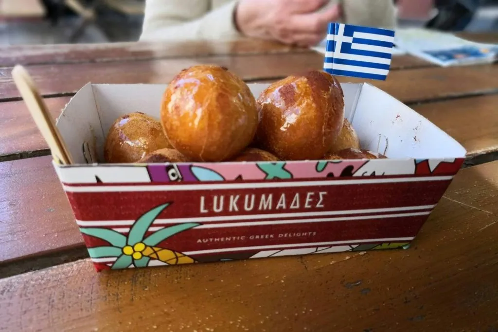 Athens: Walking Food Tour with Dinner