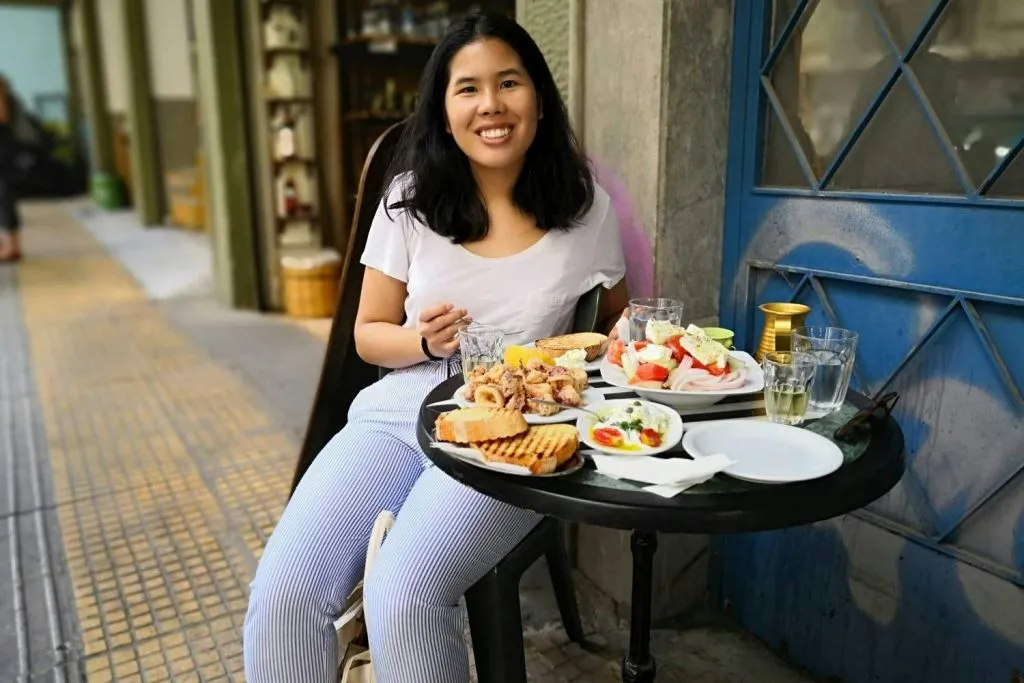 Athens: Walking Food Tour with Dinner