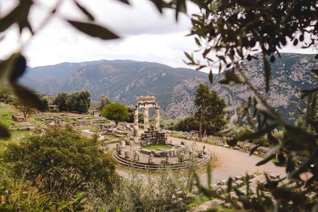 Delphi: Full-Day Small Group Guided Tour from Athens