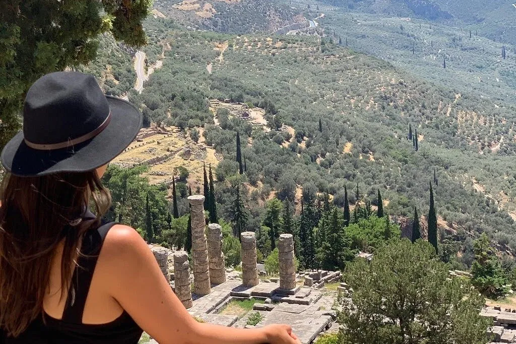 Delphi: Full-Day Small Group Guided Tour from Athens