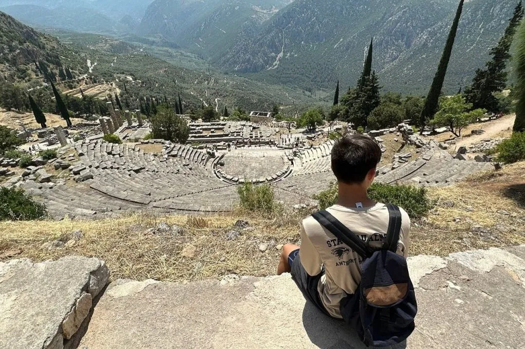 Delphi: Full-Day Small Group Guided Tour from Athens