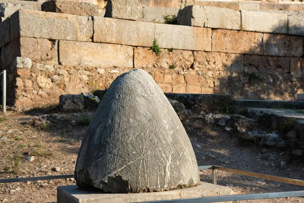 Delphi: Full-Day Small Group Guided Tour from Athens
