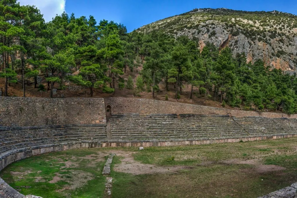 Delphi: Full-Day Small Group Guided Tour from Athens