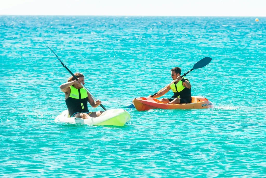 Mykonos Super Paradise Beach: noleggio kayak e pagaia