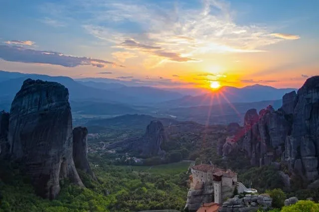 Meteora: Visita guiada particular de dia inteiro saindo de Atenas