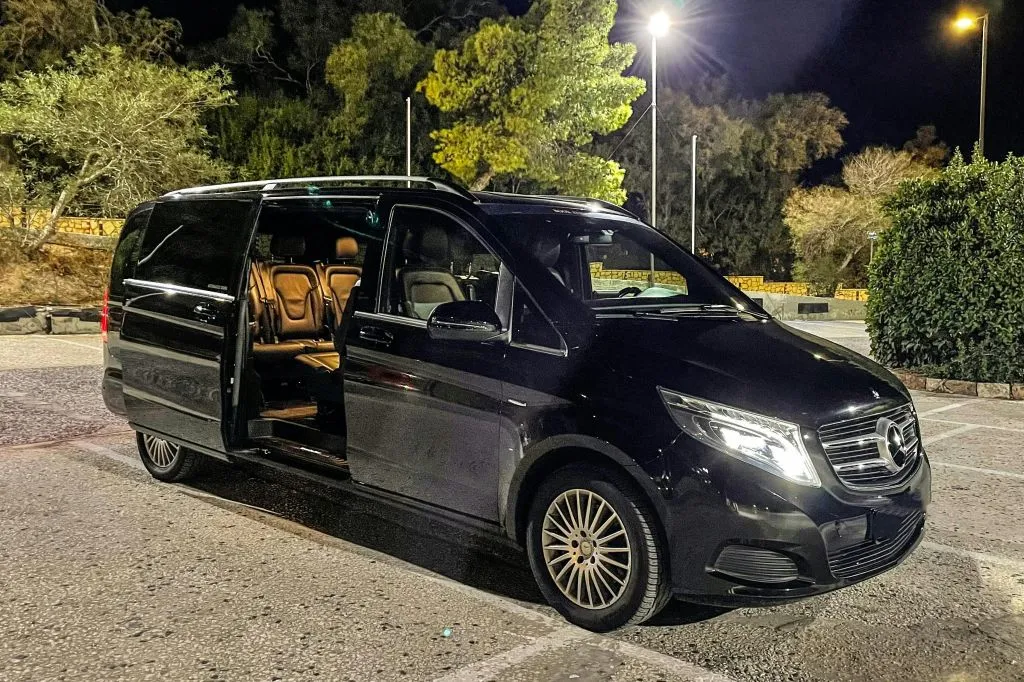 Atene: Trasferimento privato da/per l'aeroporto