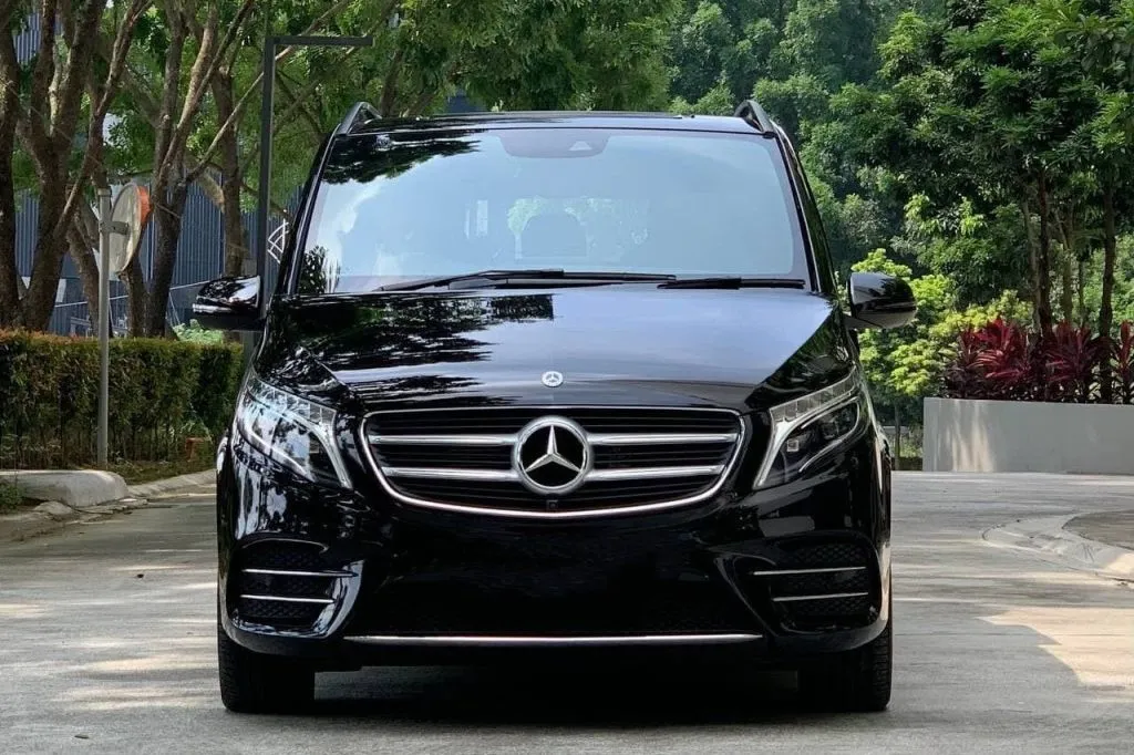 Athènes : Transfert privé en minibus vers/depuis l'aéroport d'Athènes et le port du Pirée