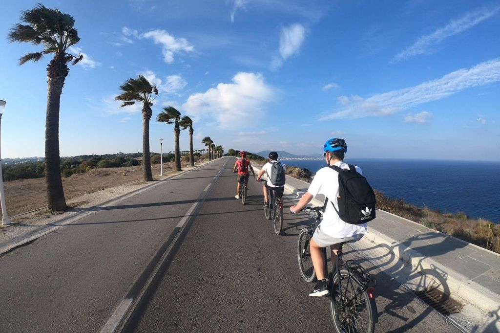 Manantiales de Kallithea: Excursión en E-bike desde Rodas + Snorkel