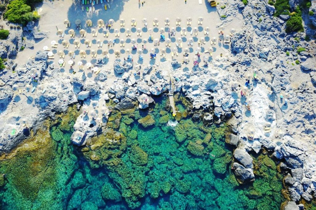 Manantiales de Kallithea: Excursión en E-bike desde Rodas + Snorkel